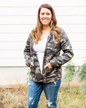 Load image into Gallery viewer, Camo Utility Jacket