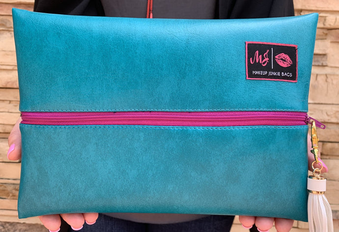 X Makeup Junkie Bag Turquoise pink zipper